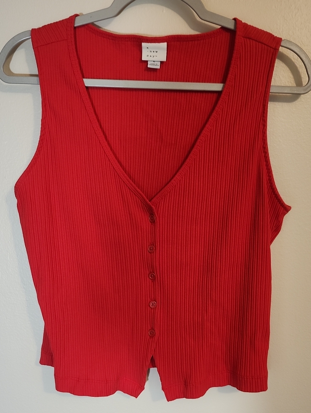 a new day Stunning Coral Ribbed Button-Front V-Neck Tank/Size L